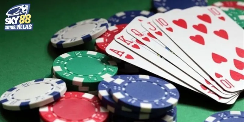 Game bài và slot game tại Hi88